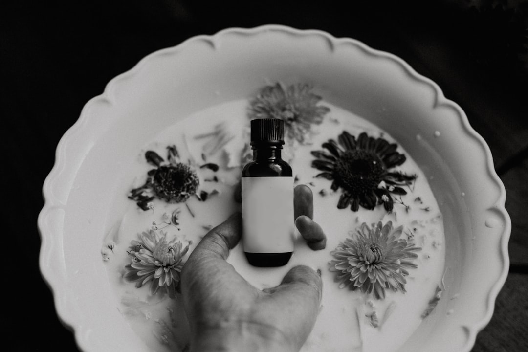How to Use Herbal Oils for Anxiety Without Side Effects